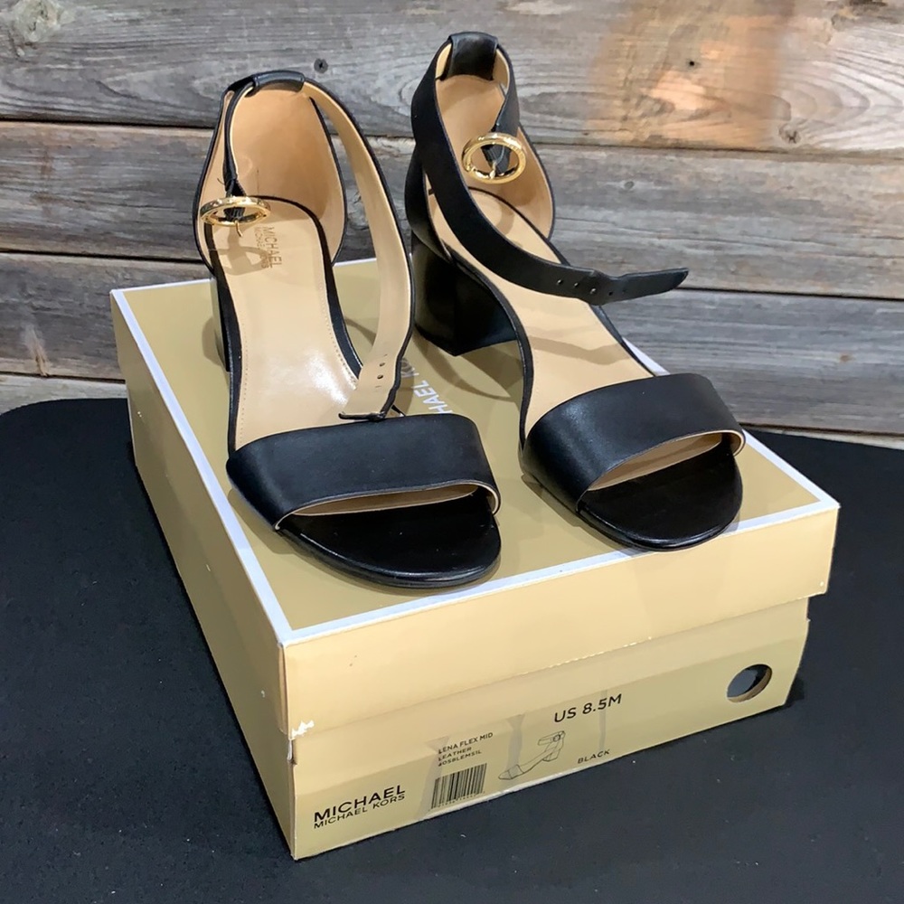 Michael Kors Lena Flex size 8.5